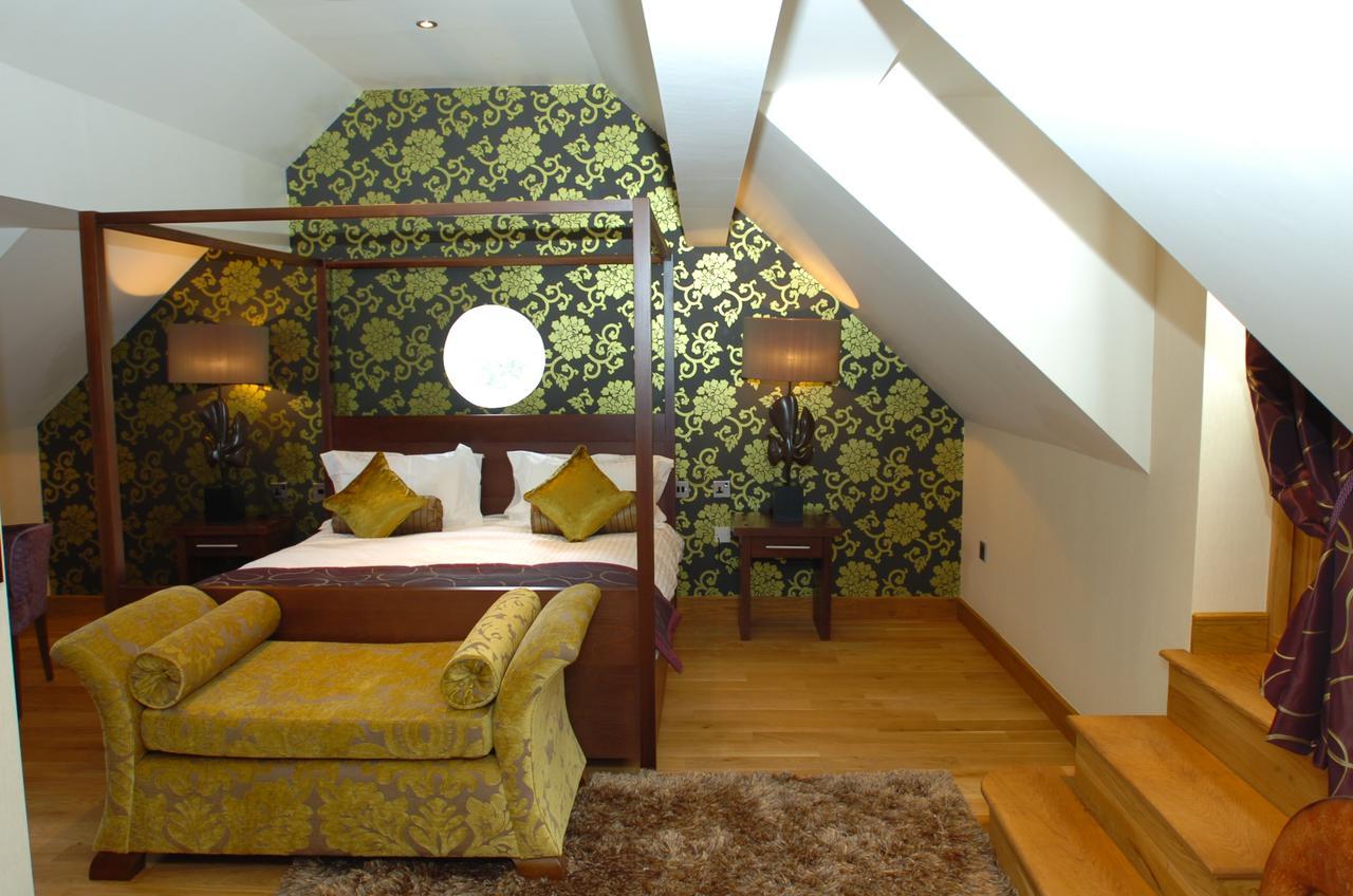 Отель The Bear'S Paw Warmingham Экстерьер фото A suite at the hotel