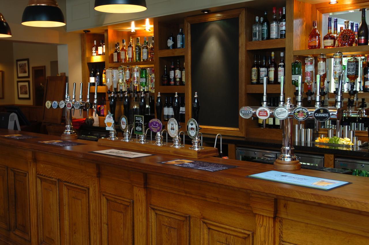 Отель The Bear'S Paw Warmingham Экстерьер фото The bar at the Old Mill