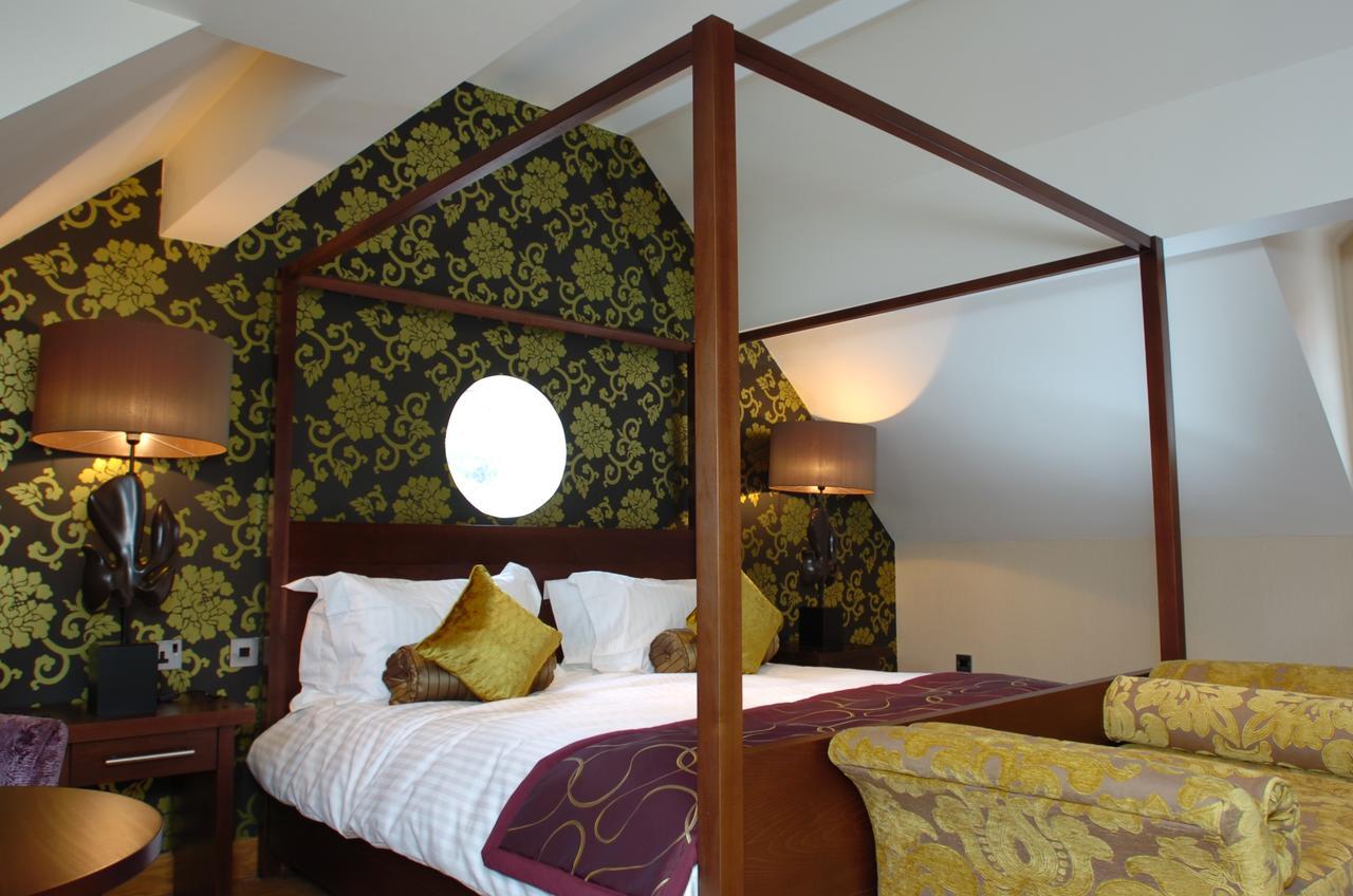 Отель The Bear'S Paw Warmingham Экстерьер фото A room at the hotel