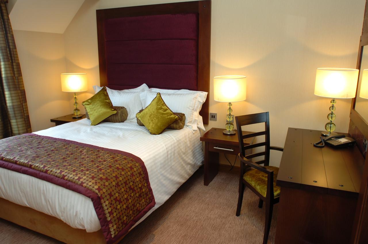 Отель The Bear'S Paw Warmingham Экстерьер фото A bedroom at the hotel