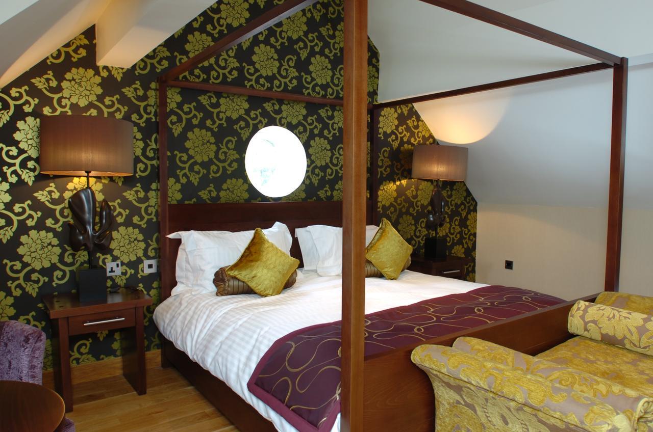Отель The Bear'S Paw Warmingham Экстерьер фото A room at the hotel