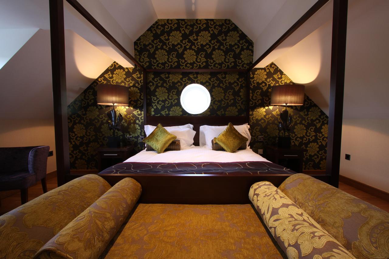 Отель The Bear'S Paw Warmingham Экстерьер фото A suite at the hotel