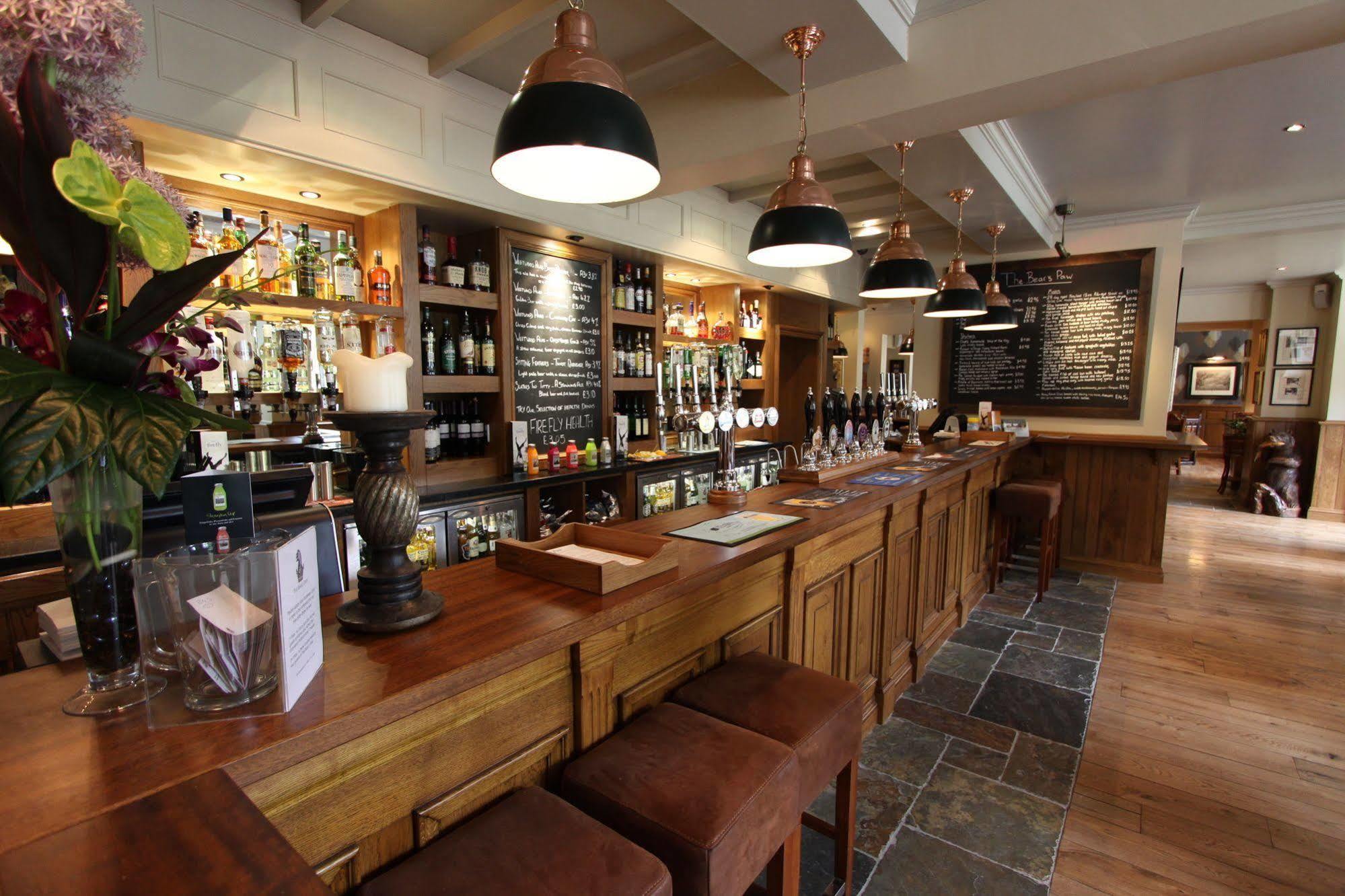 Отель The Bear'S Paw Warmingham Экстерьер фото The bar at The Old Stamp House