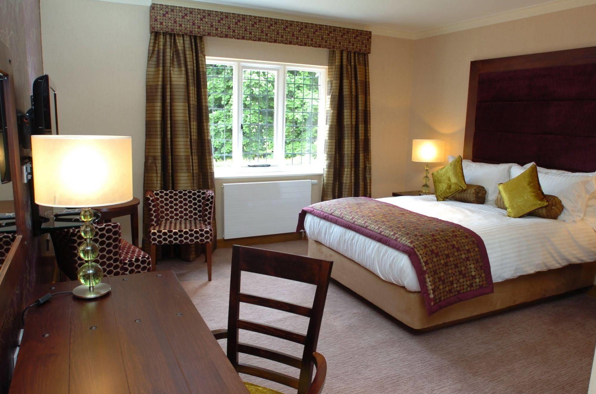 Отель The Bear'S Paw Warmingham Экстерьер фото A bedroom at the hotel